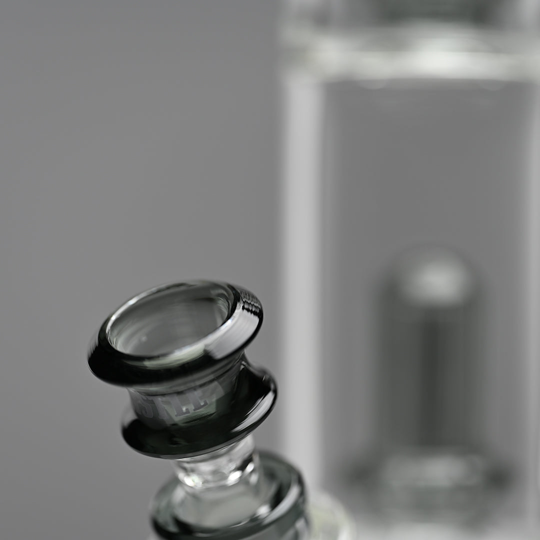 Double Showerhead (18″) Innovative Beaker Bong